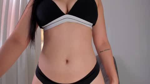 MIA LOVE   online show from April 16, 9:26 pm