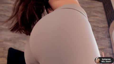 mia_luxor online show from April 12, 11:37 am