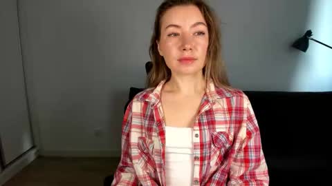 Mia online show from February 28, 7:53 am