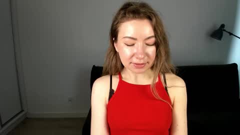 Mia online show from March 21, 7:35 am