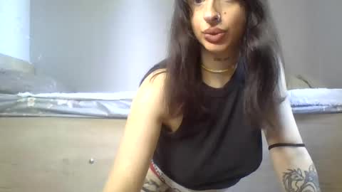 Snapshot of mia_meeeow chatting on June 16, 9:45 am Mia online show from June 16, 9:45 am