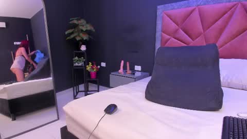 MIA  online show from June 26, 6:45 pm