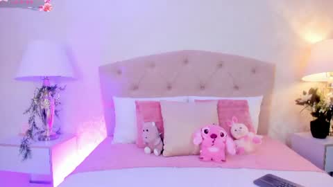 Snapshot of mia_montess chatting on July 24, 1:20 pm mia montess online show from July 24, 1:20 pm