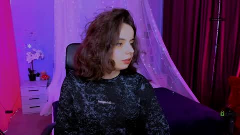 Snapshot of mia_mooon_ chatting on May 11, 8:42 am mia_mooon_ online show from May 11, 8:42 am