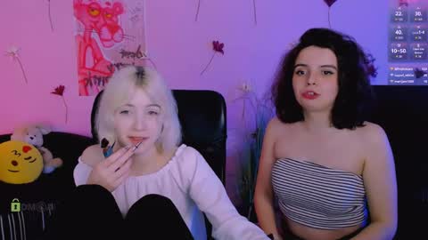 Snapshot of mia_mooon_ chatting on May 19, 1:56 am mia_mooon_ online show from May 19, 1:56 am