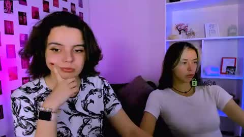 Snapshot of mia_mooon_ chatting on June 17, 8:39 am mia_mooon_ online show from June 17, 8:39 am