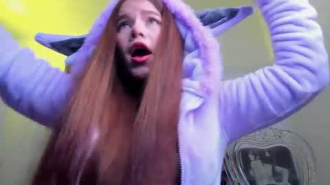 Snapshot of mia_moralez chatting on July 17, 12:34 pm MIA online show from July 17, 12:34 pm
