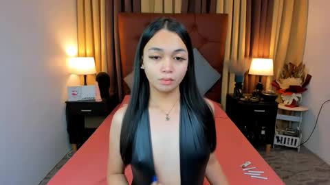 Snapshot of mia_mow chatting on February 19, 2:44 am They called me MIA online show from February 19, 2:44 am