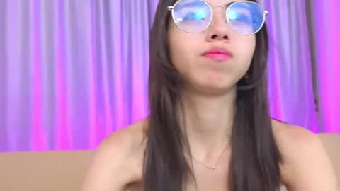 Snapshot of mia_naive chatting on February 28, 12:06 pm Mia online show from February 28, 12:06 pm