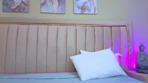 Mia online show from April 15, 12:12 pm