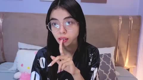 Mia online show from July 15, 12:10 pm