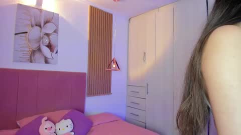 Mia Nevaeh - follow me online show from September 16, 8:21 pm