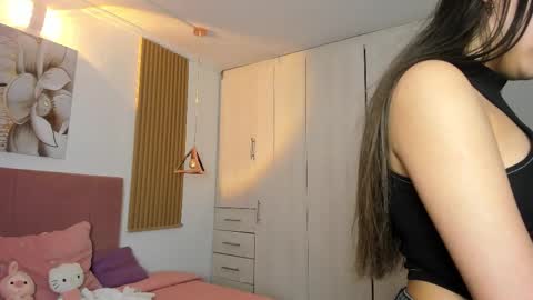 Mia Nevaeh - follow me online show from October 18, 8:31 pm