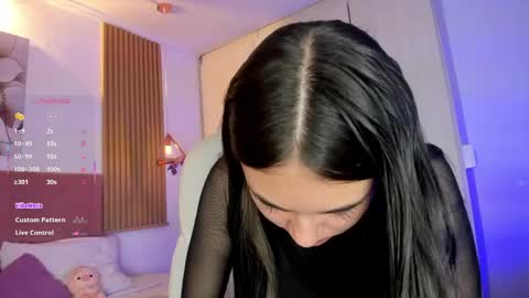 Snapshot of mia_nevaeh chatting on June 5, 8:47 pm Mia Nevaeh - follow me online show from June 5, 8:47 pm