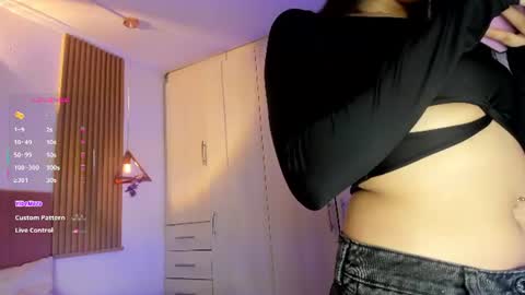 Snapshot of mia_nevaeh chatting on June 8, 8:09 pm Mia Nevaeh - follow me online show from June 8, 8:09 pm