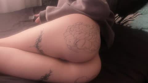 Snapshot of mia_nova00 chatting on June 9, 4:40 pm mia_nova00 online show from June 9, 4:40 pm