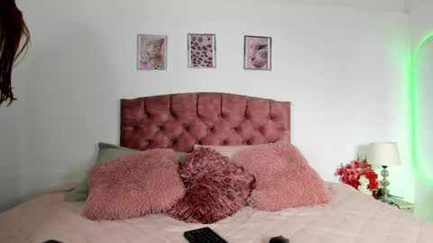 Snapshot of mia_nova5 chatting on June 7, 11:58 am mia_nova5 online show from June 7, 11:58 am