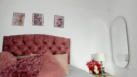 Snapshot of mia_nova5 chatting on June 9, 12:17 pm mia_nova5 online show from June 9, 12:17 pm