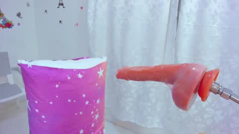 Snapshot of mia_novoa_2 chatting on December 6, 9:35 pm mia novoa online show from December 6, 9:35 pm