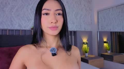 Snapshot of mia_oceann chatting on May 1, 2:43 pm MIa online show from May 1, 2:43 pm