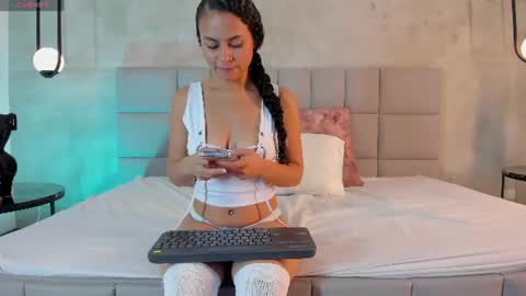 Snapshot of mia_phalmerr chatting on June 9, 12:28 pm Mia Phalmer online show from June 9, 12:28 pm