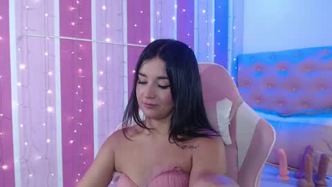 Snapshot of mia_pv1 chatting on May 4, 8:27 pm MIA online show from May 4, 8:27 pm