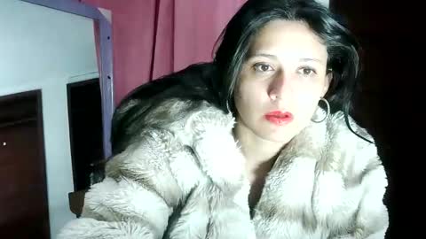 mia_robeerts online show from September 18, 1:40 am