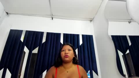 Snapshot of mia_roussex6 chatting on August 4, 3:58 pm mia_roussex6 online show from August 4, 3:58 pm