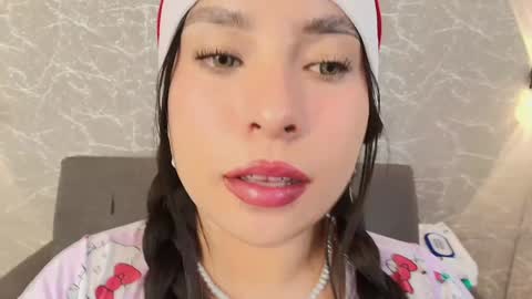 Snapshot of mia_roux13 chatting on December 24, 1:06 am Mia Roux online show from December 24, 1:06 am