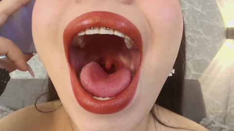 Snapshot of mia_roux13 chatting on January 10, 10:57 pm Mia Roux online show from January 10, 10:57 pm