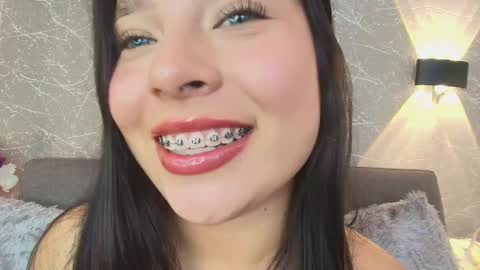 Snapshot of mia_roux13 chatting on February 21, 7:43 pm Mia Roux online show from February 21, 7:43 pm