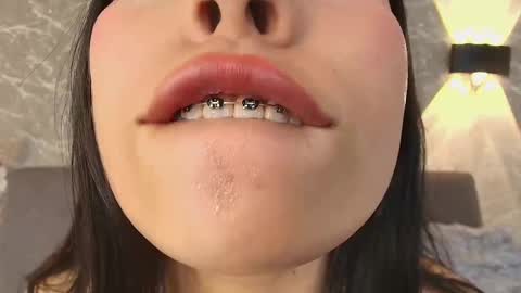 Snapshot of mia_roux13 chatting on February 27, 1:16 am Mia Roux online show from February 27, 1:16 am