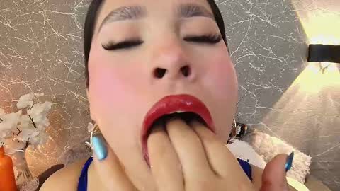 Snapshot of mia_roux13 chatting on March 8, 10:34 pm Mia Roux online show from March 8, 10:34 pm