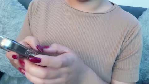 Snapshot of mia_roux13 chatting on September 27, 7:08 pm Mia Roux online show from September 27, 7:08 pm