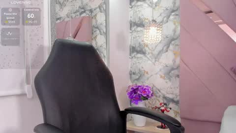 Snapshot of mia_rouxx1 chatting on April 16, 5:08 am Mia online show from April 16, 5:08 am
