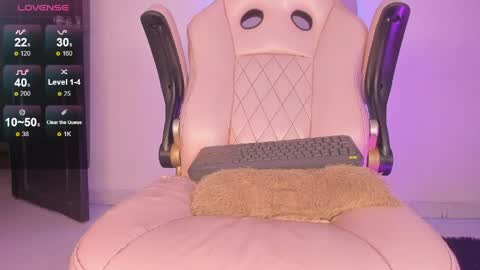 mia_royal online show from April 9, 3:50 am