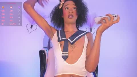 Snapshot of mia_royal chatting on May 28, 5:43 pm mia_royal online show from May 28, 5:43 pm