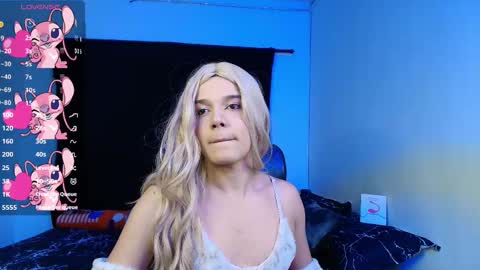 Snapshot of mia_russe13 chatting on October 22, 7:57 pm 13 online show from October 22, 7:57 pm