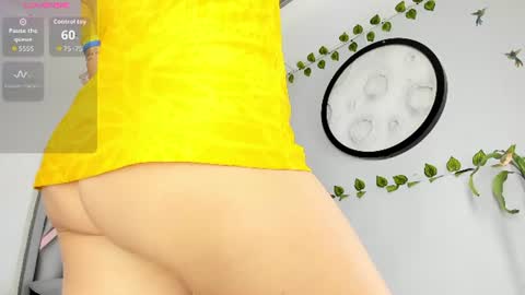 Snapshot of mia_salome23 chatting on July 7, 12:09 pm mia_salome23 online show from July 7, 12:09 pm