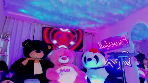 Snapshot of mia_sexy_33 chatting on February 4, 8:14 pm mia_sexy_33 online show from February 4, 8:14 pm