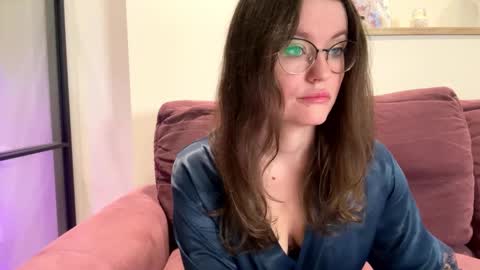 Snapshot of mia_shine_bright chatting on September 17, 3:41 am Mia online show from September 17, 3:41 am