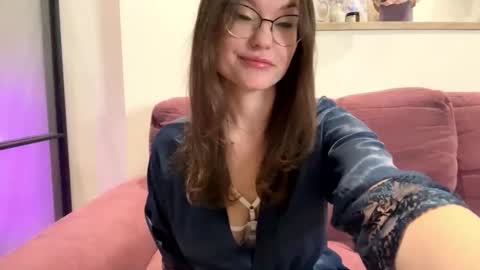 Snapshot of mia_shine_bright chatting on September 30, 4:50 am Mia online show from September 30, 4:50 am