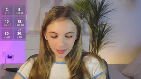 Mia online show from November 12, 6:14 am