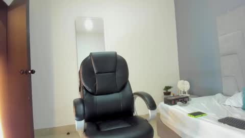 mia_smith_x online show from February 19, 2:23 am