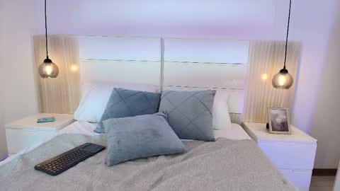 Snapshot of mia_smithh__ chatting on April 9, 8:25 pm Mia online show from April 9, 8:25 pm