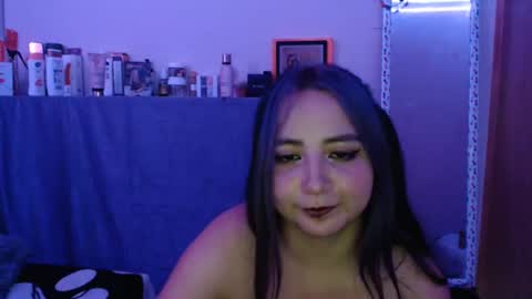 mia_smithl online show from March 3, 11:44 am