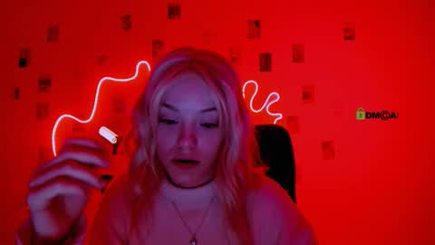 Snapshot of mia_starrr_ chatting on February 8, 8:12 pm mia_starrr_ online show from February 8, 8:12 pm