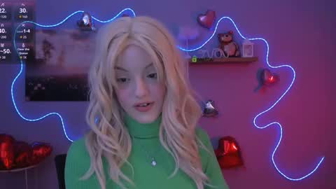 Snapshot of mia_starrr_ chatting on February 19, 8:16 pm mia_starrr_ online show from February 19, 8:16 pm
