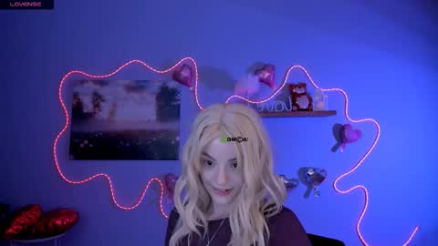 Snapshot of mia_starrr_ chatting on February 25, 8:51 pm mia_starrr_ online show from February 25, 8:51 pm