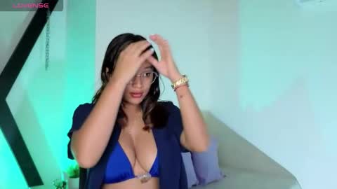 mia_sweetdc online show from April 16, 8:20 pm